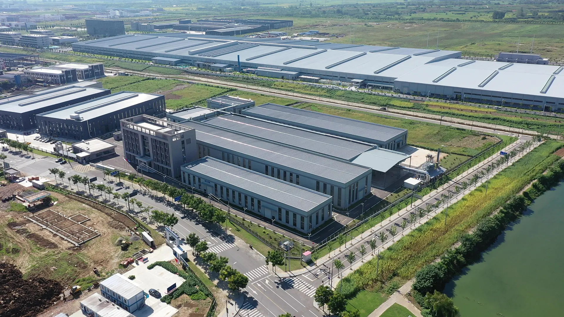 FORTSCHRITTLICHE KLEBSL&Ouml;SUNGEN <br>F&Uuml;R GLOBALE INDUSTRIE
